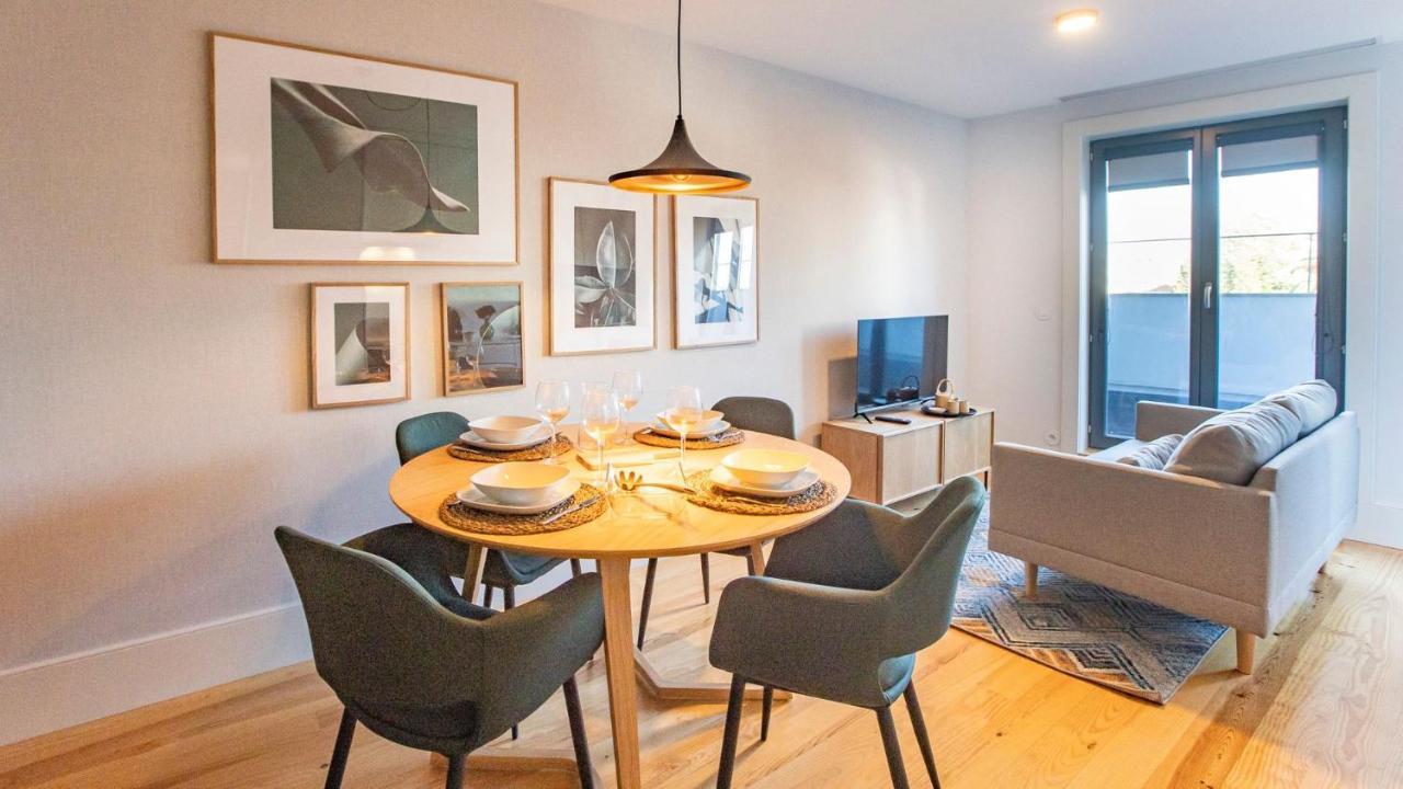 Stylish Studio W/ Ac & Balcony By Lovelystay Porto Exterior photo